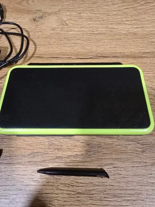 Nintendo New 2DS XL Verde Lima