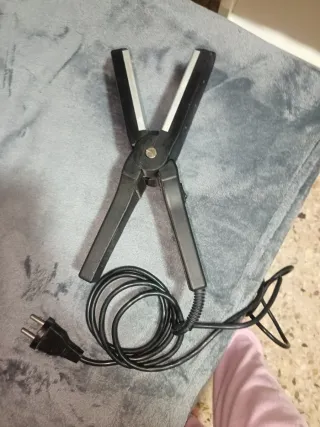 Plancha de pelo TAH negra