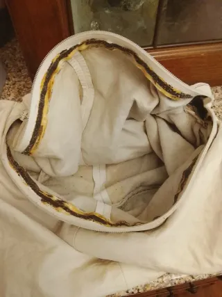 Borsa donna beige con dettagli traforati