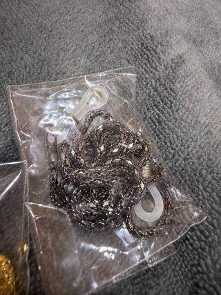 Cuelga gafas variados