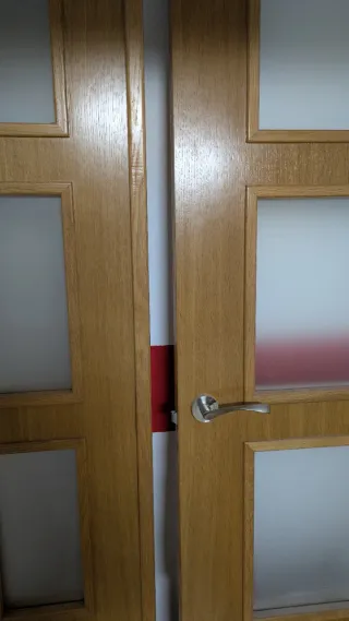 Puertas de madera maciza con cristal