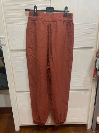 Pantalón naranja de vestir
