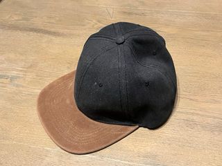 Gorra Negra y Marrón