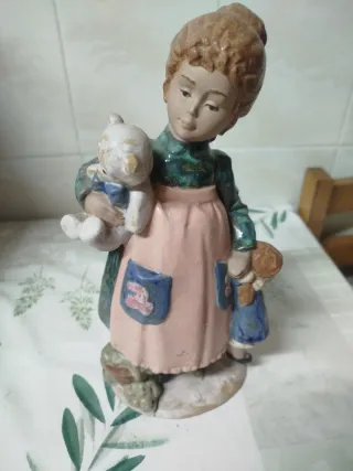 Figura in ceramica NADAL bambina con bambole