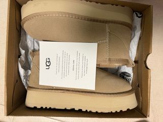 Botas UGG Beige Talla [Talla]