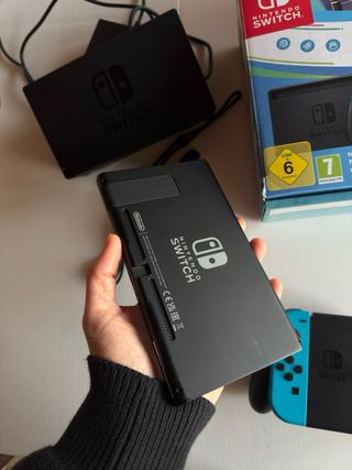 Nintendo Switch + Mario Kart 8 Deluxe (digitale)