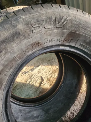 2 Neumáticos 225/75/16 108H