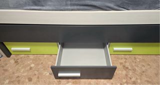 Cama nido juvenil , mueble auxiliar y escritorio