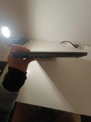 Portátil Fujitsu i5 · 8GB RAM ·