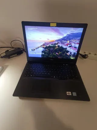 Portátil Fujitsu i5 · 8GB RAM ·