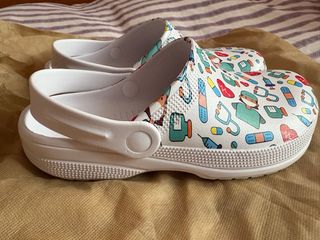 Zuecos sanitarios talla 38