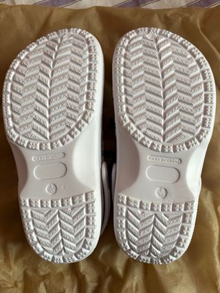 Zuecos sanitarios talla 38