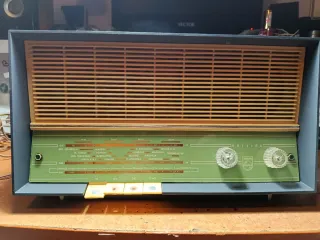 Radio Antigua Philips Mod. B3E03-A Gris y Verde