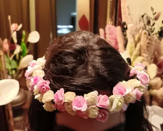 Corona de comunión flores rosas y blancas