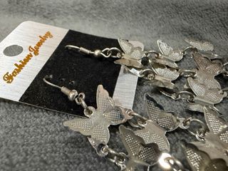 Pendientes colgantes mariposa plateados