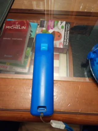 Mando Wii Agatha Ruiz de la Prada Azul