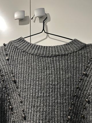 Jersey gris oversize con pedrería