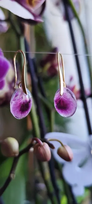 Pendientes pétalo geranio oro y morado