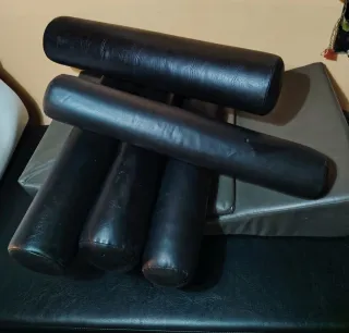 Cojines cilíndricos y triangulares