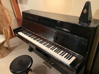 Piano de pared Royale RS11