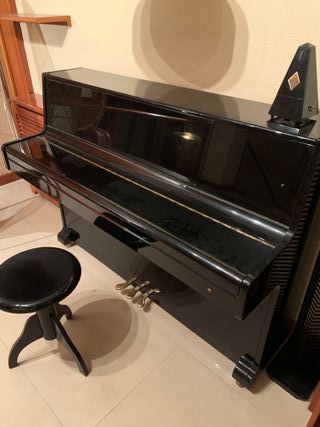 Piano de pared Royale RS11