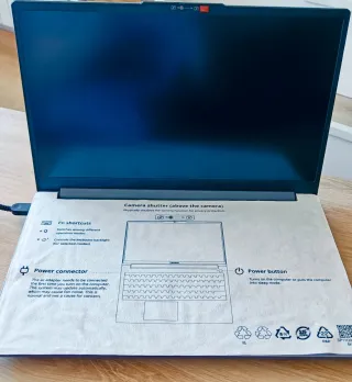 Portatil Lenovo LOQ GEN Essential 9 Gaming