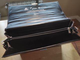 Cartera porta documentos negra