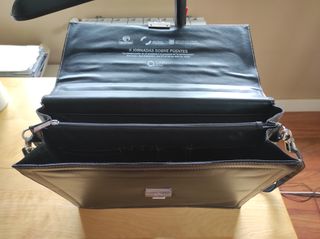 Cartera porta documentos negra