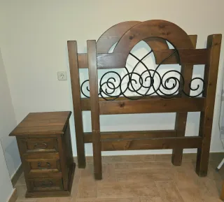 2 cabeceros 90cm y mesita noche madera