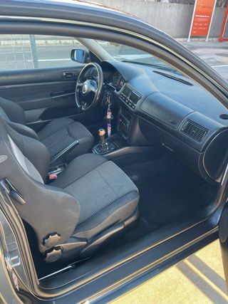 Volkswagen Golf 4 GTI