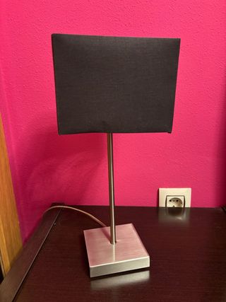 Lámpara de mesa táctil moderna