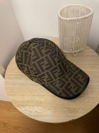 Gorra Fendi Marrón y Negra