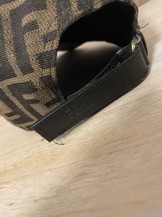 Gorra Fendi Marrón y Negra