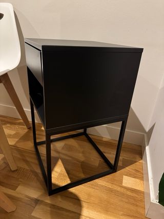 Mesa Auxiliar VIKHAMMER Negra IKEA