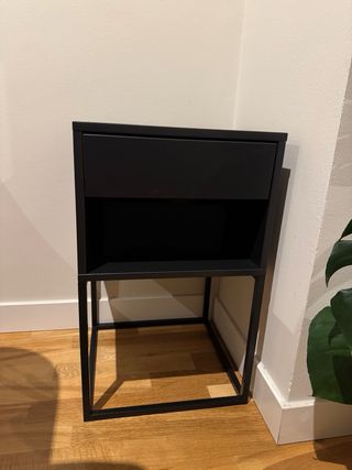 Mesa Auxiliar VIKHAMMER Negra IKEA