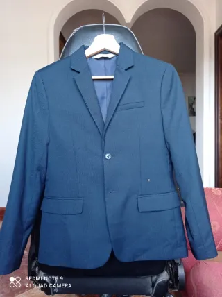 Traje azul marino para niño