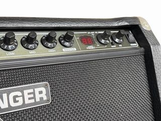 Amplificador Behringer V-Tone GMX210