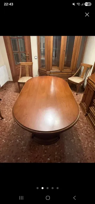 Urge venta de Mesa de comedor de madera
