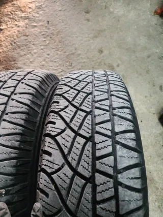 Michelin Latitude 225/75 R16 Neumáticos
