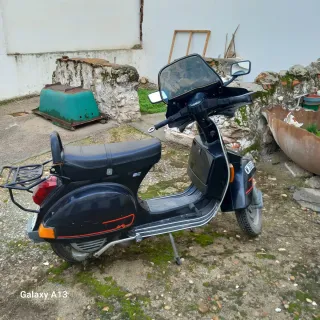 Vespa PX200 E