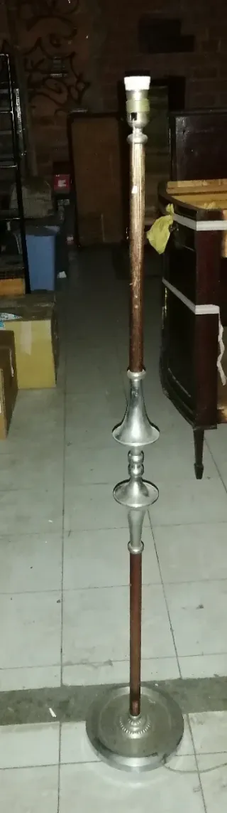 Pie de lámpara madera y metal