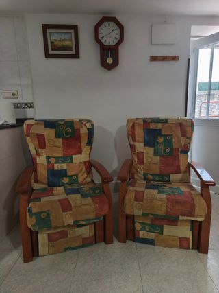 Sillón reclinable tela y madera