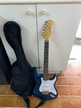 Batería Silvertone Pro y Guitarra Eléctrica