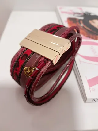 Pulsera Salvador Bachiller Piel  Tiene poco uso.