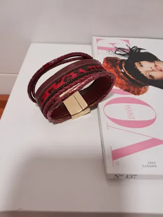 Pulsera Salvador Bachiller Piel  Tiene poco uso.