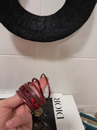 Pulsera Salvador Bachiller Piel  Tiene poco uso.