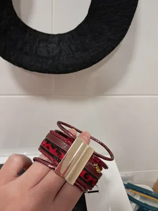 Pulsera Salvador Bachiller Piel  Tiene poco uso.