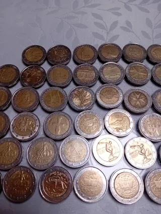 Lote monedas 2 euros conmemorativas,67 moneda