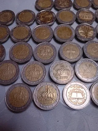 Lote monedas 2 euros conmemorativas,67 moneda