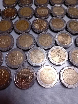 Lote monedas 2 euros conmemorativas,67 moneda
